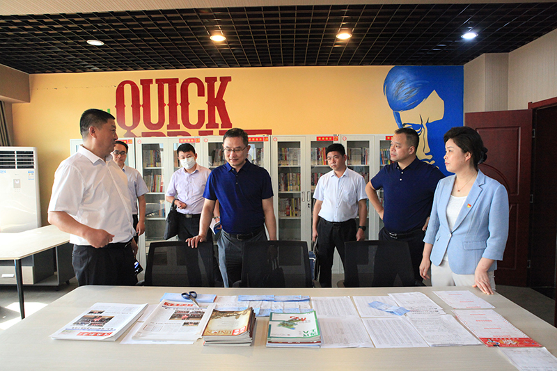 調(diào)研組4.jpg 調(diào)研組4.jpg