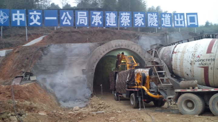 濕噴臺車照片mmexport1479219047161.jpg 濕噴臺車照片mmexport1479219047161.jpg