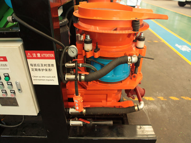 吊裝噴漿機組1.jpg 吊裝噴漿機組1.jpg