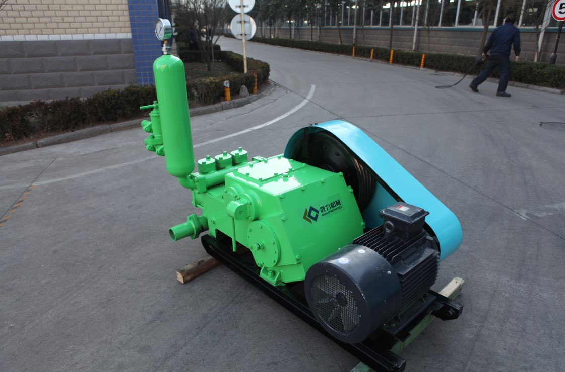 三缸四速注漿泵.JPG 三缸四速注漿泵.JPG