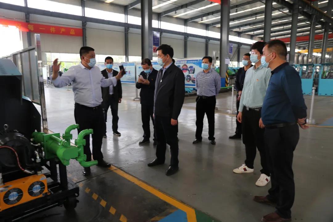 領導視察1.jpg 領導視察1.jpg